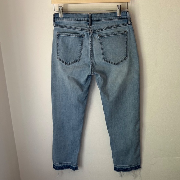 Banana Republic Premium Light Denim Girlfriend Mid-Rise Jeans | Size 27 - Picture 2 of 8